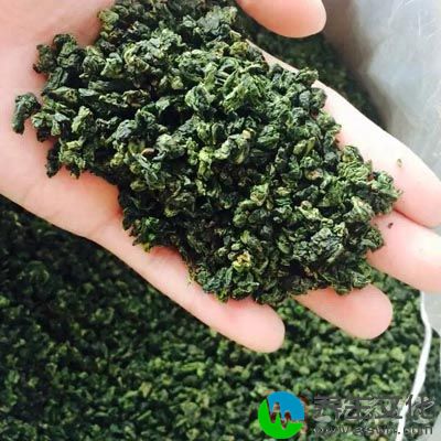 茶叶含有400多种丰富的化学成份，是天然的健美饮料