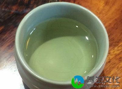 冲泡甘草和绿茶5～10分钟即可，冲饮至味淡