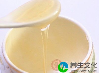 可用10%的蜜汁含漱，能消炎、止痛、促进细胞再生