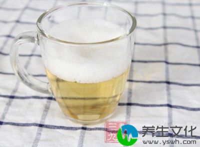 烟酒容易引起男性肺癌、肝癌、酒精肝等问题