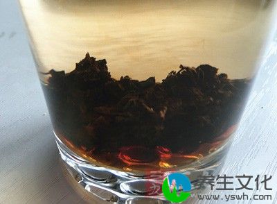 黑茶，尤其是熟普洱茶，茶性温和，冬天饮用最为合适