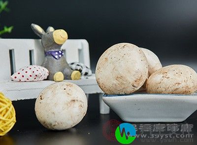 有的蘑菇中纤维素含量也超过一般蔬菜，能有效防止便秘