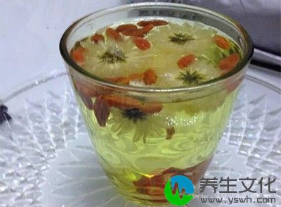 枸杞子含有多种必须氨基酸，能使身体强壮