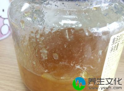 蜂蜜适量。用法：水调顿服1 碗，或加少量姜汁顿服