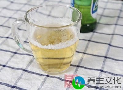 类风湿患者应该少喝啤酒、饮料、咖啡、茶等