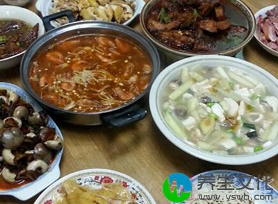 因此饮食应以清淡开胃、易消化、易吸收的食物为主