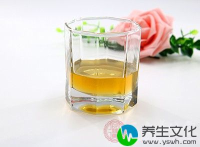 取茶叶、蜂蜜各适量