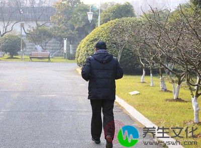 积极的进行有氧运动，能增强体魄