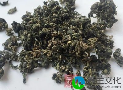 因为新茶中含有一些对身体不利的物质