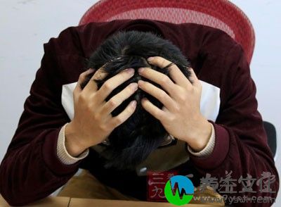 自卑、敏感、多疑、缺乏自信心或偏于主观