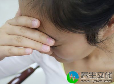 雀斑，总是不知不觉地就可能在你的眼角、鼻翼旁安寨扎营