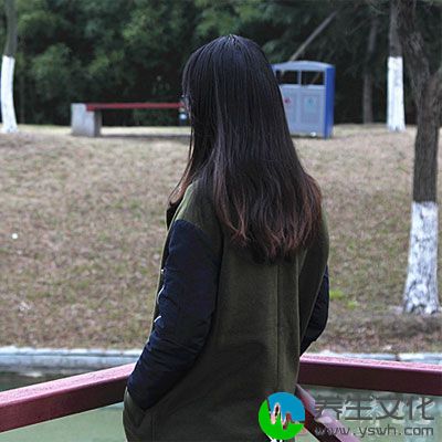 这种女子心态平和、处变不惊，总是保持一颗快乐的平常心