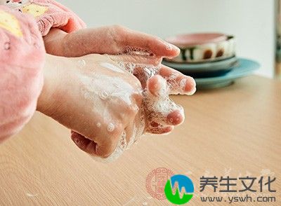 勤洗手有些病毒可以在患者手摸过的地方存活3小时