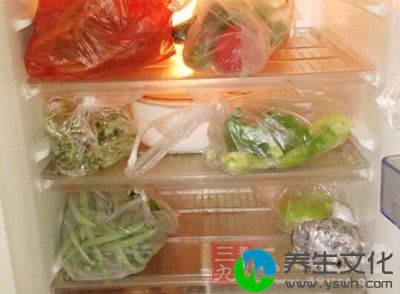 纠正措施：将大份食物分成若干份一次可吃完的量