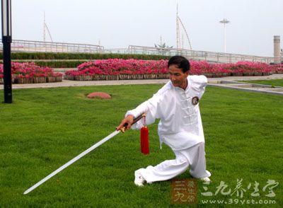 太极拳教程 男人常做这运动练就八块腹肌