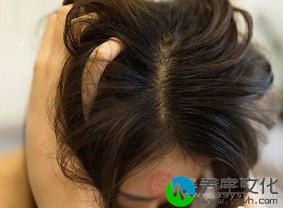 卵巢受伤，女性容易发生阴道黏膜、皮肤干燥，继而也会影响夫妻生活