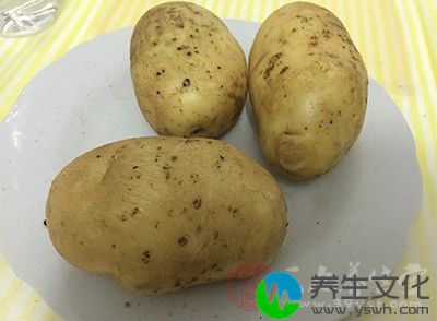 胀气不易消化食物：地瓜、土豆、过甜点心及糖醋食品