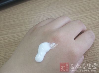 ＂工作狂＂女性全天护肤抗衰老守则