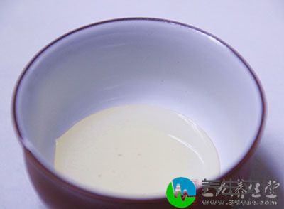 蜂蜜具有延缓衰老、抗过敏和自由基的作用