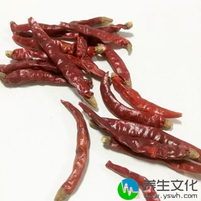 新鲜红辣椒1.7斤，大蒜两头，姜一块，高度白酒一两，盐适量