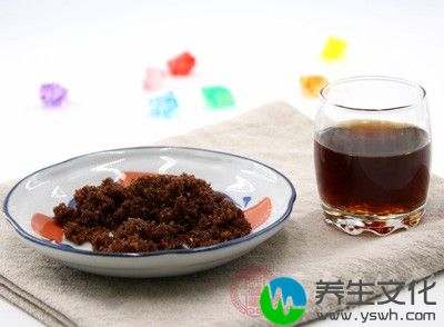 红糖中含有的有机酸，而豆浆中含有丰富的蛋白质