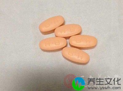 脂肪肝时由于脂肪堆积合并饮食中维生素缺乏