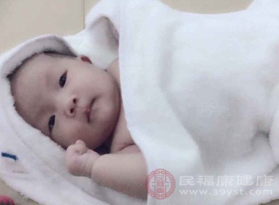 新生儿嗜睡不吃奶不哭闹 宝宝嗜睡什么原因