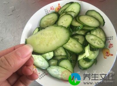 黄瓜中含有丰富的维生素E