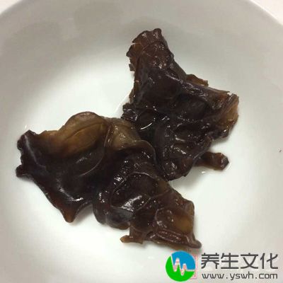 娃娃菜适量，木耳适量，冬菇适量，腐竹适量