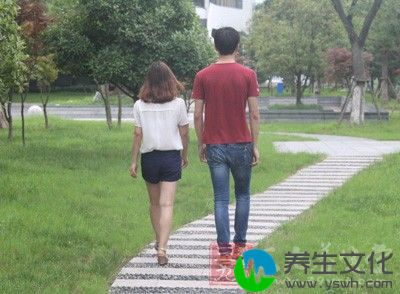 男人婚后经常跟踪自己的女人