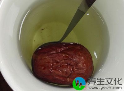 大枣泡水喝是再简单不过的养生方式了