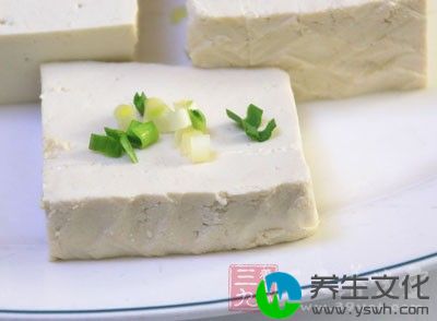 服用四环素类药物时，也忌吃豆腐