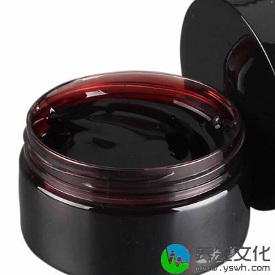 红酒美白面膜：红酒20ml，蜂蜜2勺，珍珠粉少许混合