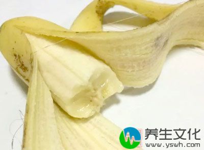 香蕉富含碳水化合物，热量高