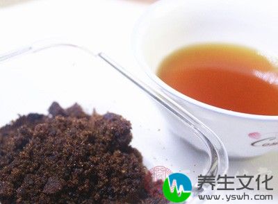 喝老姜红糖茶