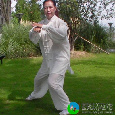 长期练太极拳，可以陶冶性情