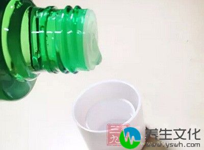 错误做法1：用磨砂膏与收敛水