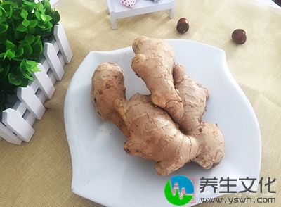 建议大家少吃生冷的食物，可以多饮用些姜茶