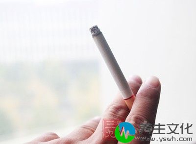 好些人会在室内疯狂地抽烟