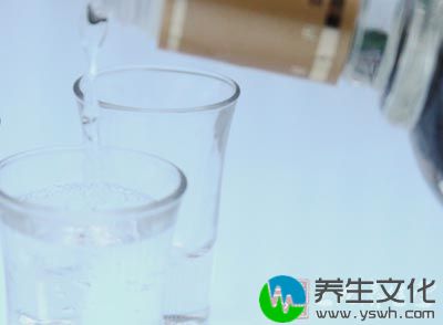 酒一斗渍入石器煮令沸