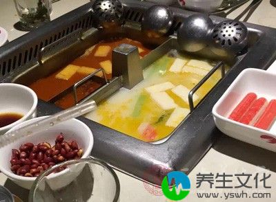 吃火锅先涮两食物