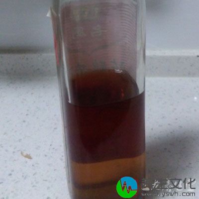 韭菜一把，冷冻虾仁20个左右，姜，料酒，盐，鸡精