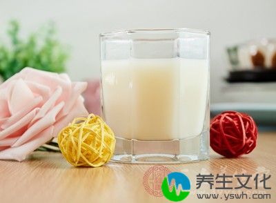 豆浆也属于中脂性食品这种早餐组合的油脂量明显超标