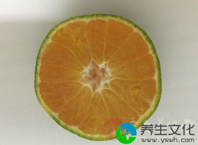 柠檬汁可以帮助去除痤疮疤痕