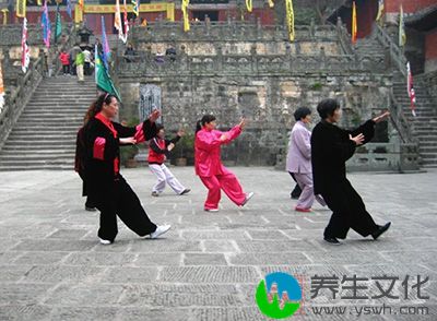 太极拳要求虚领顶劲