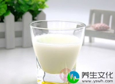 牛奶与菠菜：食则拉痢。解救：吃绿豆汤