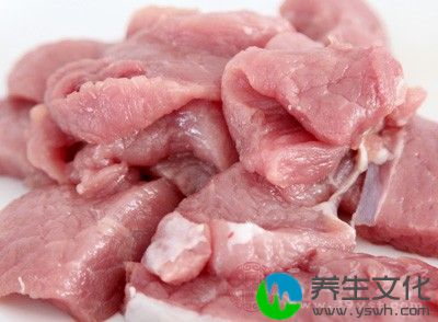 天适当摄入富含蛋白质的食物，例如鱼类、瘦猪肉、牛奶等