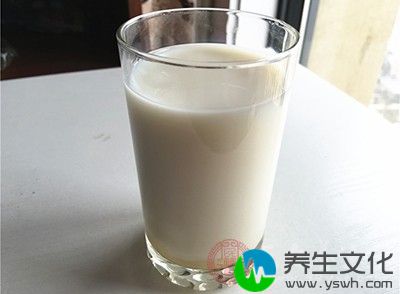 乳酪类是痛经的祸源：如牛奶、起司、奶油、酵母乳，这些食物会破坏镁的吸收