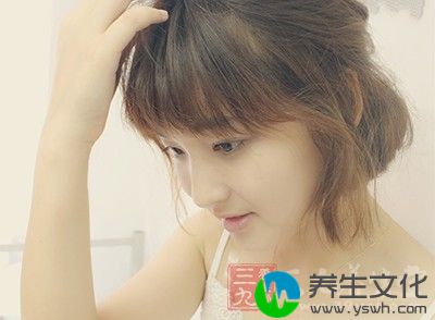 一个永远长不大、胸无城府的快乐女孩