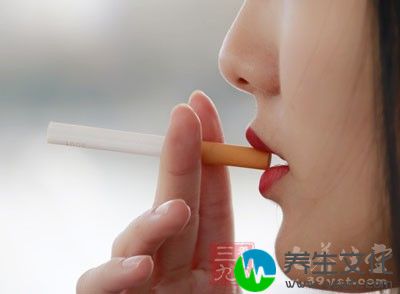 不喝酒不抽烟不熬夜，睡前敷美白面膜